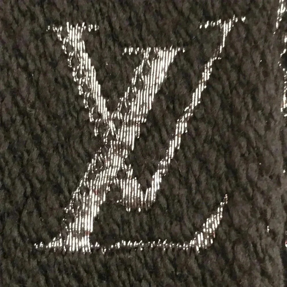 Auth Louis Vuitton Logomania Fabulous Scarf Wrap - Picture 6 of 6